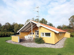 Charming Holiday Home in Zealand With Indoor Whirlpool in Faxe Ladeplads